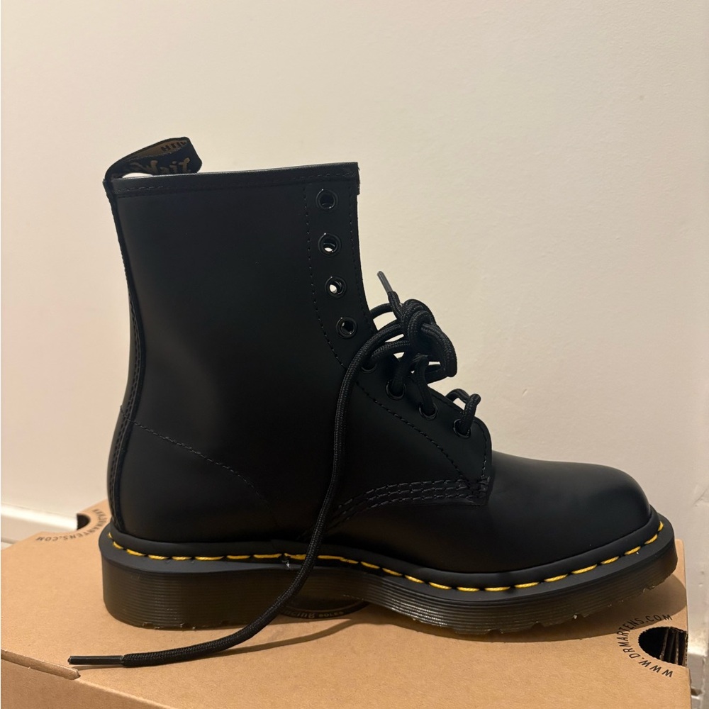 Dr. Martens 1460 Women’s Black Lace Up Boots - BRAND NEW - Picture 6 of 11